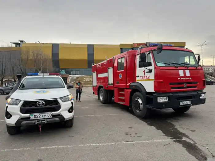 «Спецмашины на дороге: как уступить место жизни в Таразе» {city2}