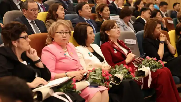 Образовательный компас: на коллегии Минпросвещения определили ключевые направления развития {city2}