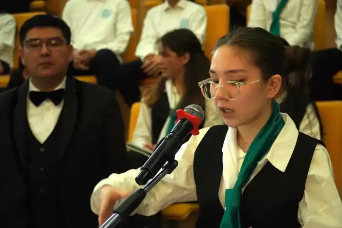 «Закон и порядок»: в Астане школьники разыграли интеллектуальную партию на правовом поле {city2}