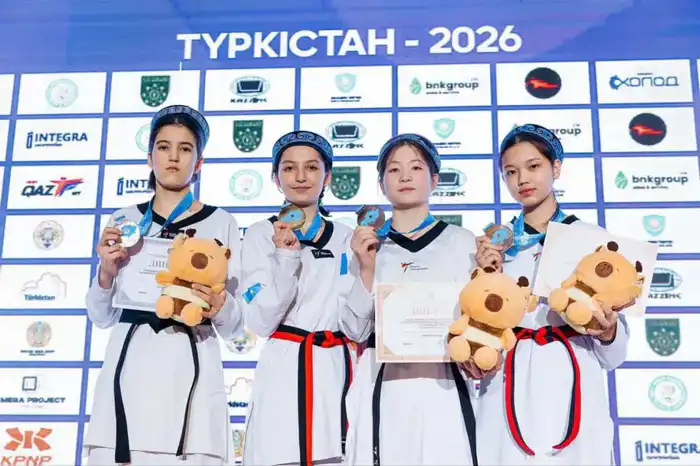 Золотые мечи столицы: спортсмены Aстаны сияют на молодежном чемпионате по таеквондо {city2}