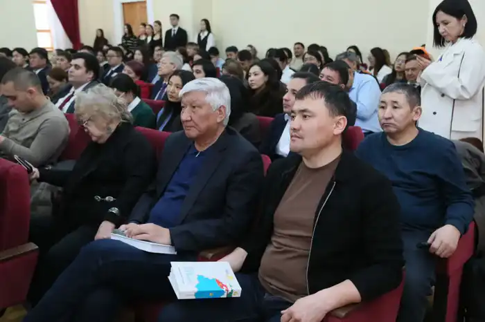 В Алматы состоялась презентация новой монографии «Орталық Азия мұраты» (3)