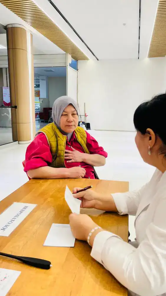 Островок здоровья: В торговом центре проведен бесплатный анализ крови (9)