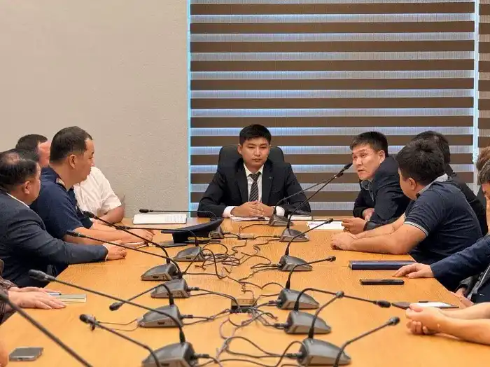 Терроризм қаупіне қарсы халықаралық ынтымақтастық: Түркістан облысындағы Конгресс Холл кешеніндегі кездесу {city2}