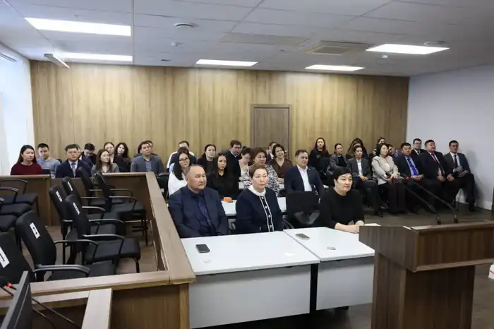 Магистранты Академии правосудия при Высшем Судебном Совете посетили Специализированный межрайонный суд по уголовным делам города Астаны (3)