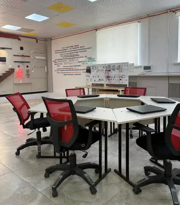 Лаборатория будущего: карагандинские студенты осваивают цифровые технологии (3)