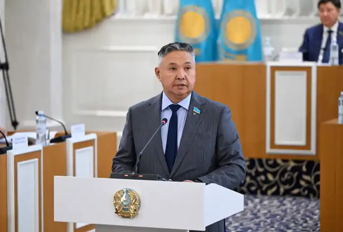 Поддержка партии Ақ жол новой Конституции референдум инвестиции технологии {city2}