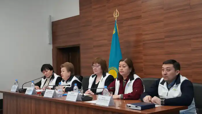 Обсуждение ключевых положений новой Конституции и участие граждан в управлении Казахстаном {city2}