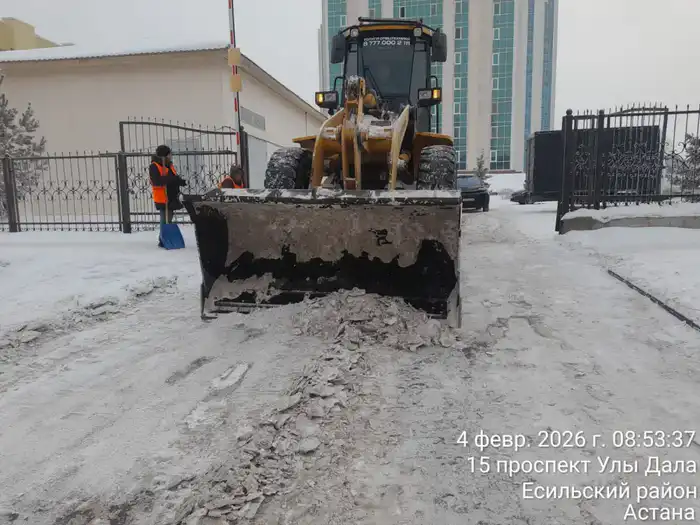 Более 3 тысяч дорожных рабочих и свыше 1 500 единиц спецтехники задействовано в уборке снега в Астане (3)
