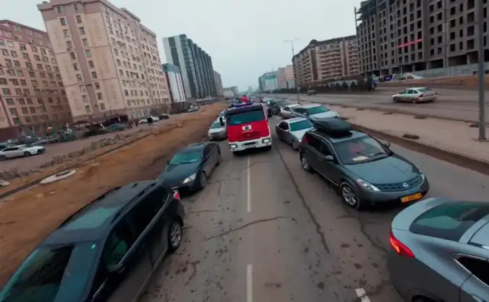 Проверка с воздуха: уступают ли дорогу пожарным (4)