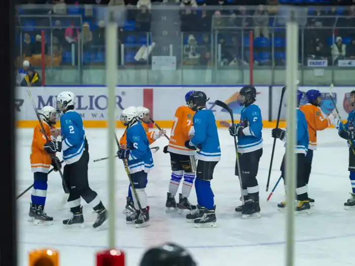 Молодёжный хоккейный турнир в Усть-Каменогорске: на льду рождаются новые звёзды спорта {city2}