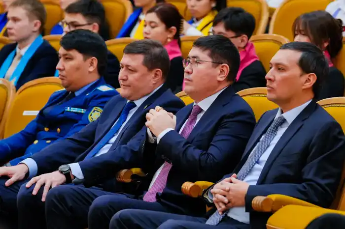 Театр "Жастар": спектакль о наркозависимости для молодежи {city2}