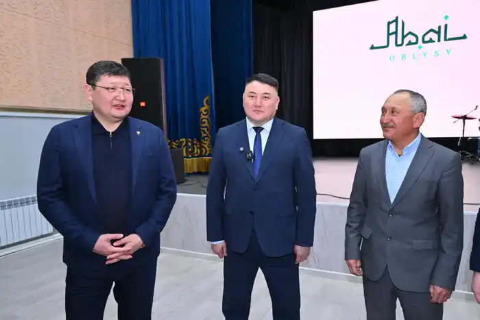 Аким области встретился с жителями села Жантикей (2)