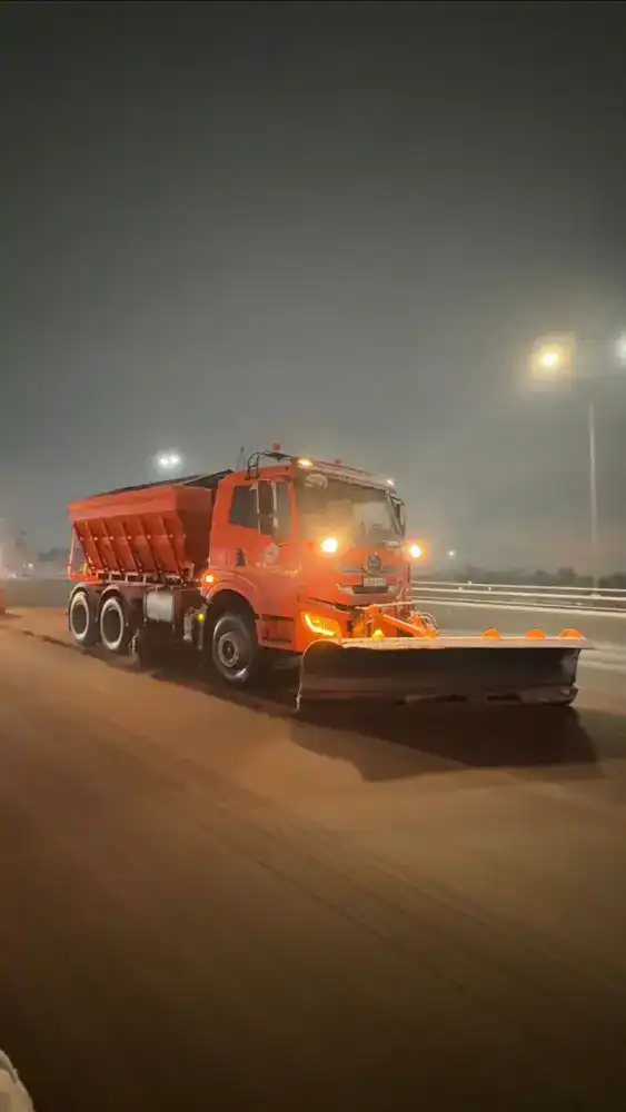 Координация усилий коммунальных служб Алматы для обеспечения безопасности граждан в условиях ледяного дождя {city2}