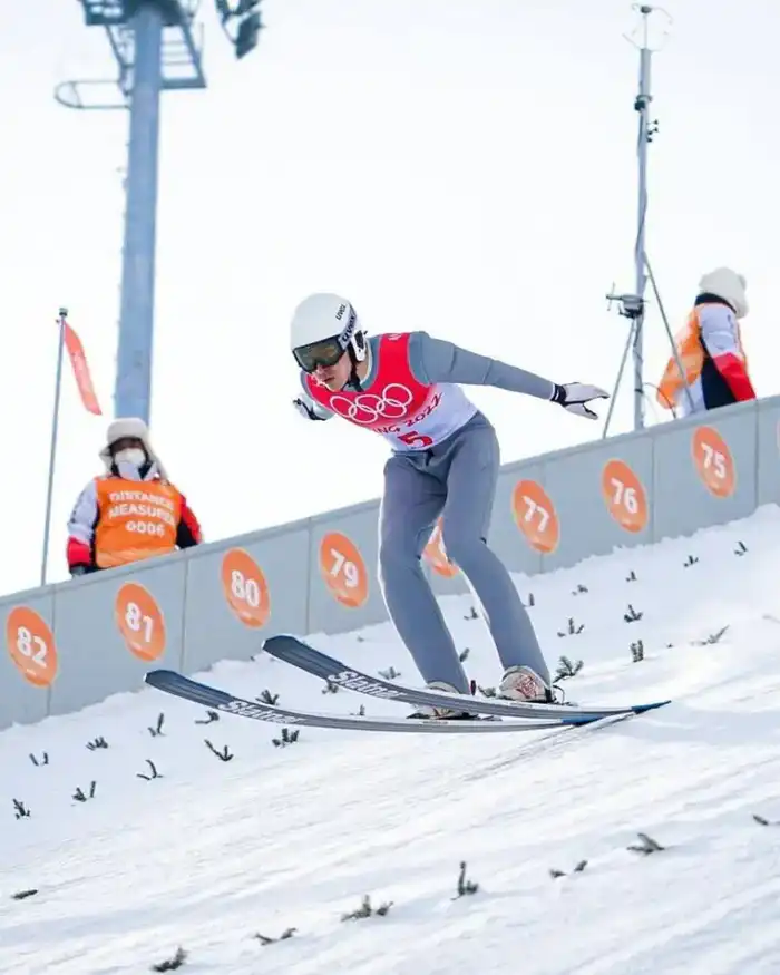 Лыжное двоеборье: Чингиз Ракпаров прыгнул с большого трамплина {city2}