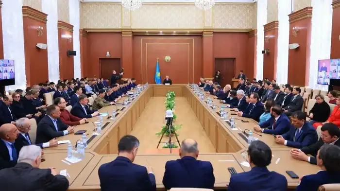 Новая Конституция: Мост между народом и властью в Карагандинской области {city2}