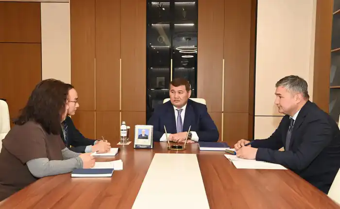 Обсуждение ремонта дорог: улучшение инфраструктуры для жителей региона {city2}