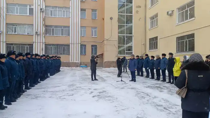 Депутаты и полицейские: рейд за правами граждан {city2}