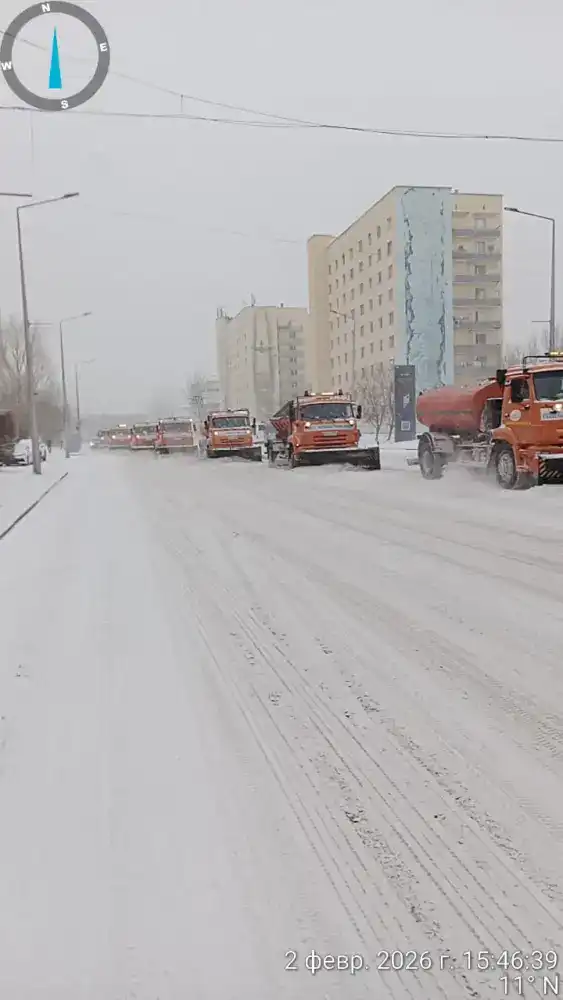 Снегопад в Астане: 3000 человек в уборке {city2}