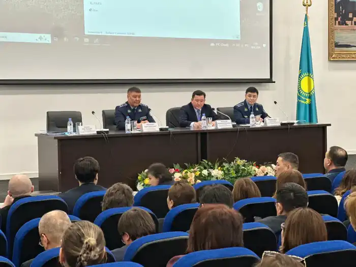 «Закон и порядок»: в Астане обсудили вопросы профилактики правонарушений и экстремизма среди несовершеннолетних (5)