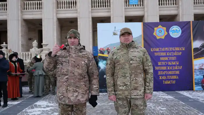 Глава МЧС вручил спасателям Жетісу современную технику (5)