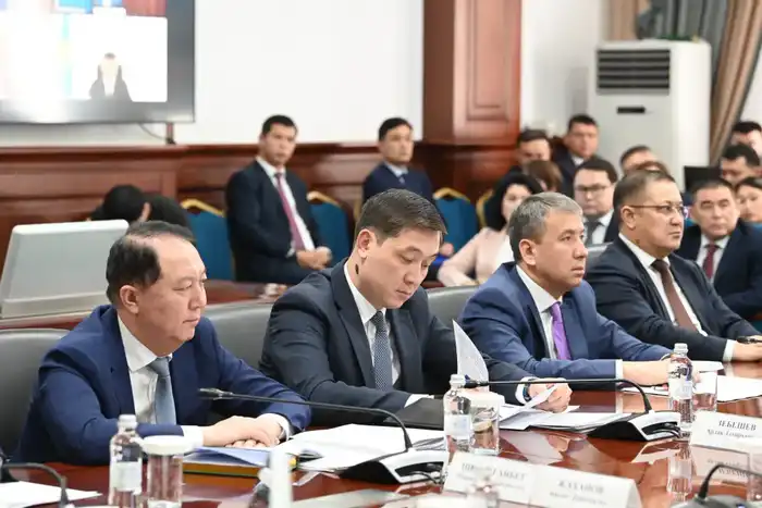 Правительство обсуждает подготовку к весеннему севу в Кызылординской области {city2}