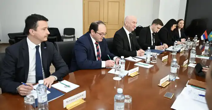 В МИД Казахстана обсуждены перспективы казахско-сербского сотрудничества (4)