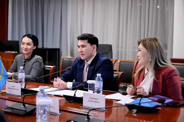 Ербол Мырзабосынов и Джерен Гювен Гюрес обсудили сотрудничество в сфере гендерного равенства в спорте и туризме в Казахстане {city2}