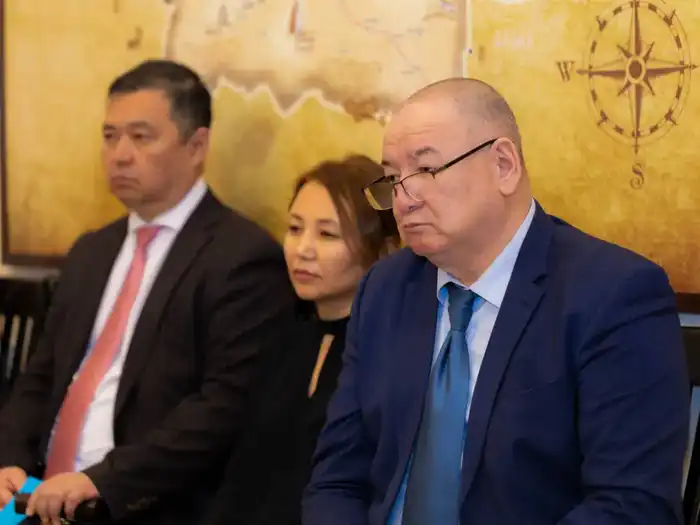 Аким ВКО провёл личный приём граждан (7)