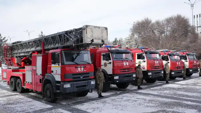 Министр Чингис Аринов представил новую специализированную технику для спасателей Жетісу {city2}