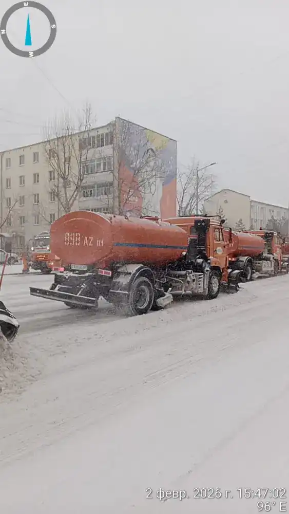 Обильный снегопад в столице: в уборке задействованы 3 тысячи человек и свыше тысячи единиц техники (2)