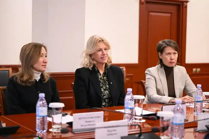 Серик Жарасбаев и Робин Смит обсудили развитие спорта для лиц с интеллектуальными особенностями {city2}