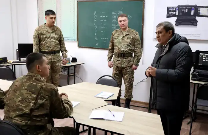 Министр обороны презентовал депутатам Парламента проект Sarbaz+ в Алматы (6)