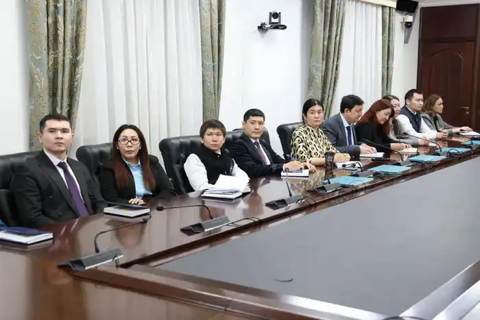 В рамках реализации программы правового всеобуча для сотрудников Аппарата Высшего Судебного Совета проведены очередные обучающие семинары, направленные на повышение профессионального уровня и правовой культуры государственных служащих (3)