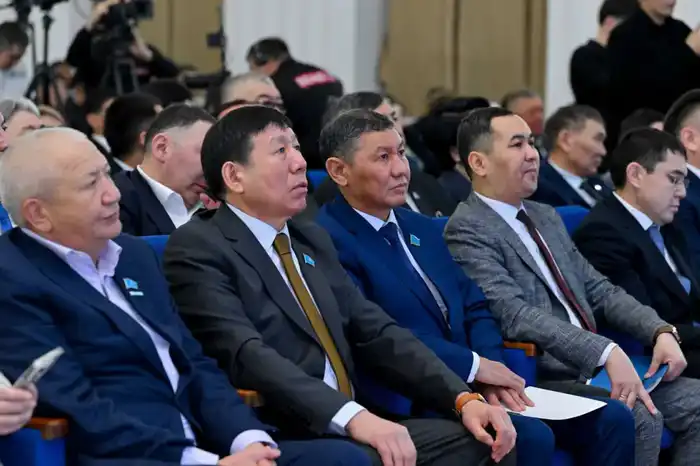 Форум в Семее: обсуждение новой Конституции и защита прав граждан {city2}