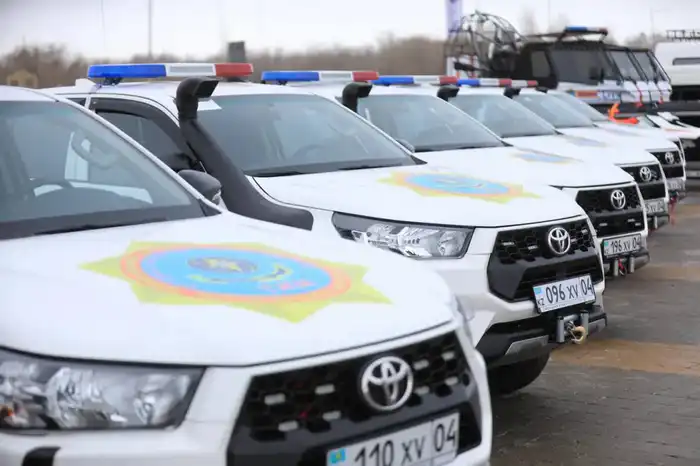 В Актобе службе по чрезвычайным ситуациям вручили ключи от новой техники (6)