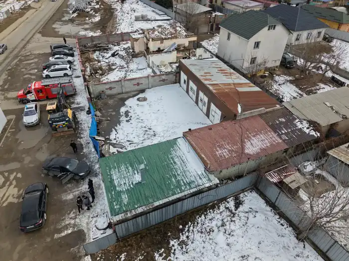 Снос незаконной автомойки в Алматы: последствия для владельцев и соблюдение правовых норм {city2}