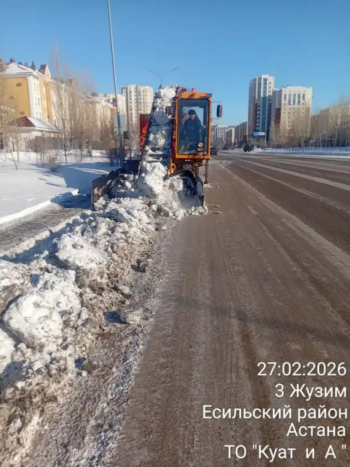 Более 1,5 тысячи единиц техники вывели на снегоуборочные работы в Астане (7)