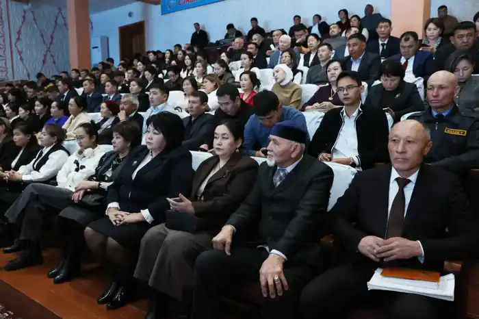 Ербол Карашукеев встретился с жителями Байзакского района (2)