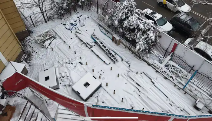 Летнюю террасу ресторана в центре Алматы снесли по решению суда (4)