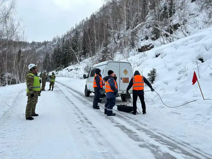 МЧС предупреждает о лавиноопасной обстановке в горных районах Казахстана (4)