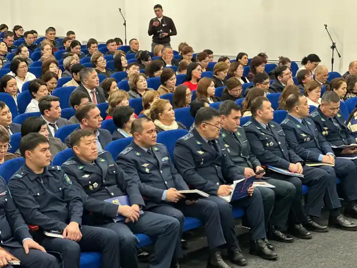 «Закон и порядок»: в Астане обсудили вопросы профилактики правонарушений и экстремизма среди несовершеннолетних (3)