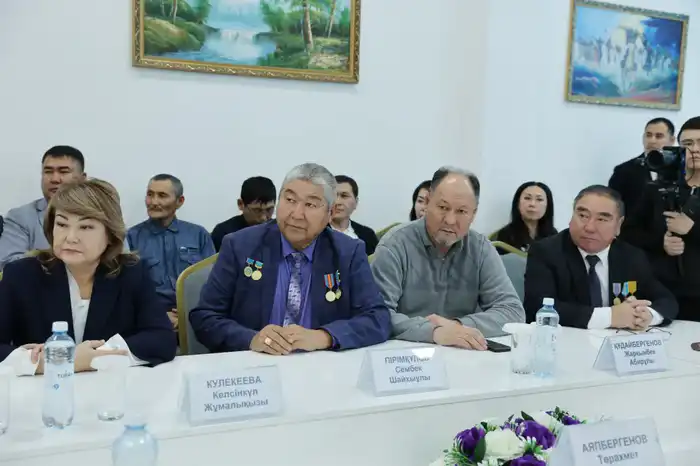 Ербол Карашукеев встретился с ветеранами Жамбылской области (2)