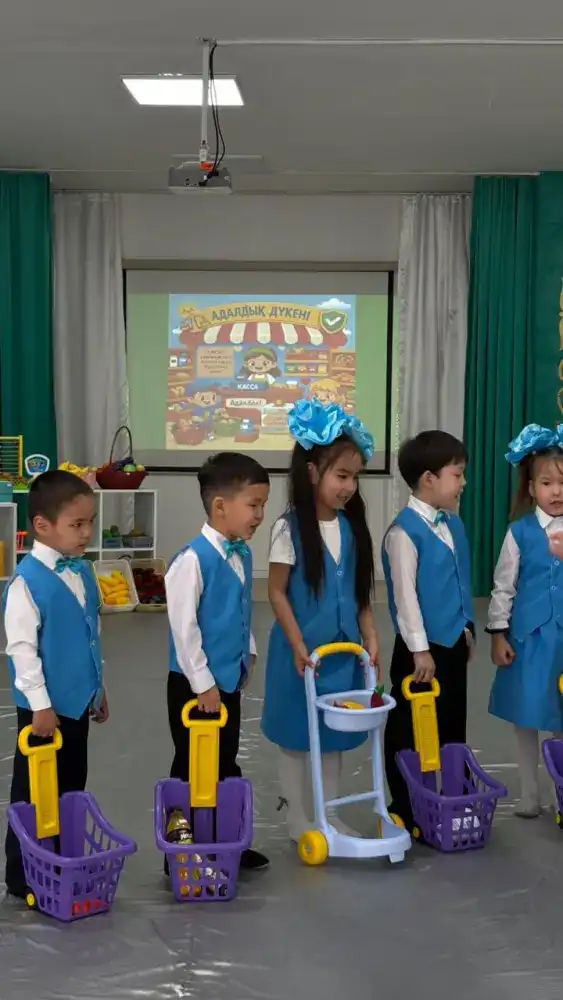 В Астане театрализованная постановка для малышей подчеркивает важность осознания последствий своих действий {city2}