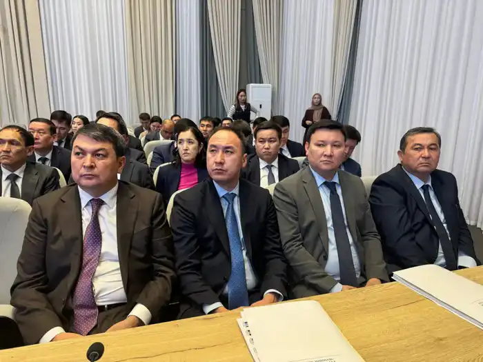 НА ОЧЕРЕДНОЙ ДВАДЦАТЬ ПЕРВОЙ СЕССИИ ТУРКЕСТАНСКОГО ОБЛАСТНОГО МАСЛИХАТА РАССМОТРЕНЫ ВАЖНЫЕ ВОПРОСЫ (4)