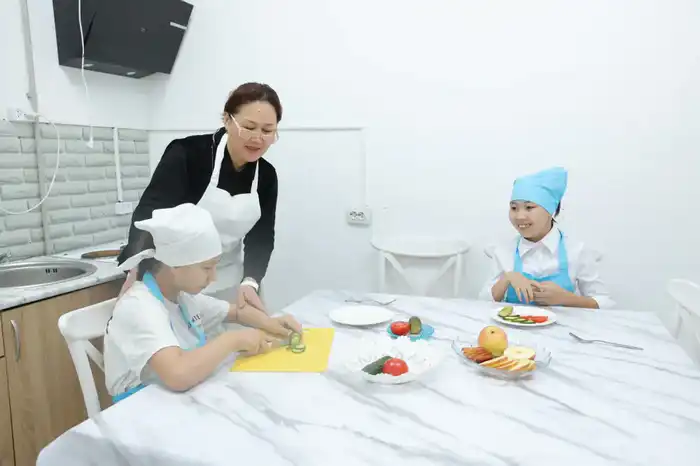 Рабочая поездка в Таласский район: пищевая промышленность, транспорт, соцобъекты (4)