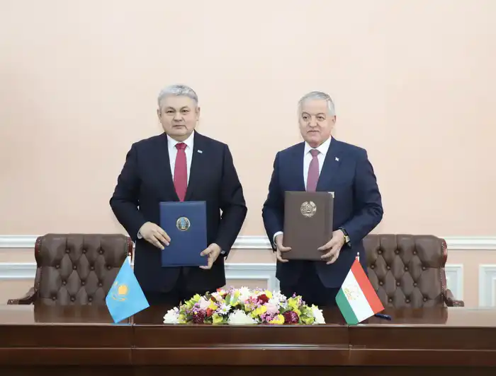 Казахстан и Таджикистан подтвердили приверженность дальнейшему укреплению политического диалога (5)