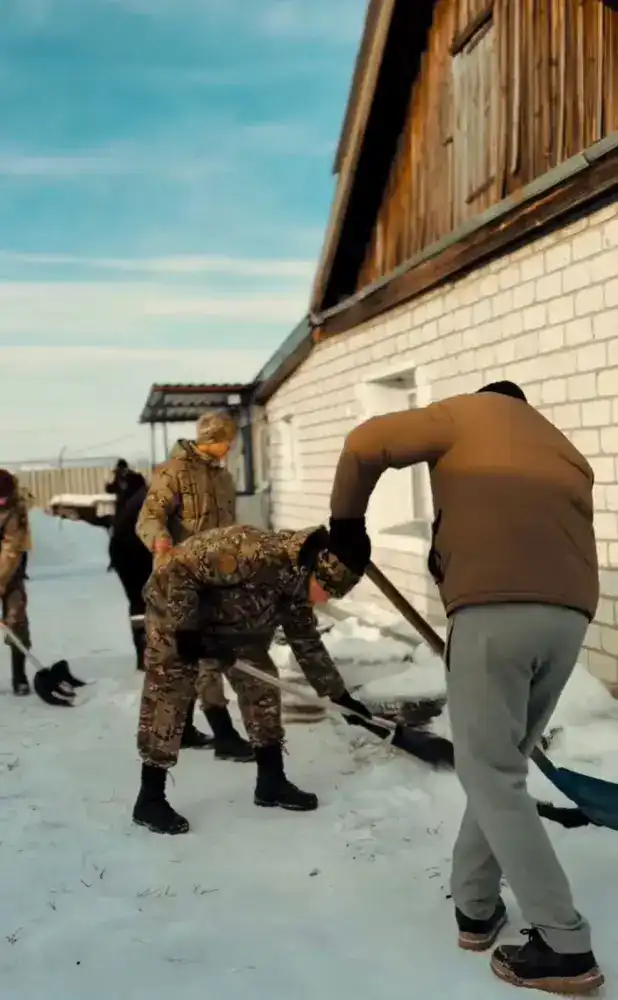 Лисаковск: акция «Снежный десант» для пенсионеров {city2}