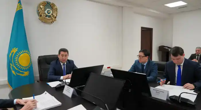 Обсуждение новой редакции Конституции Казахстана: шаг к историческим преобразованиям {city2}