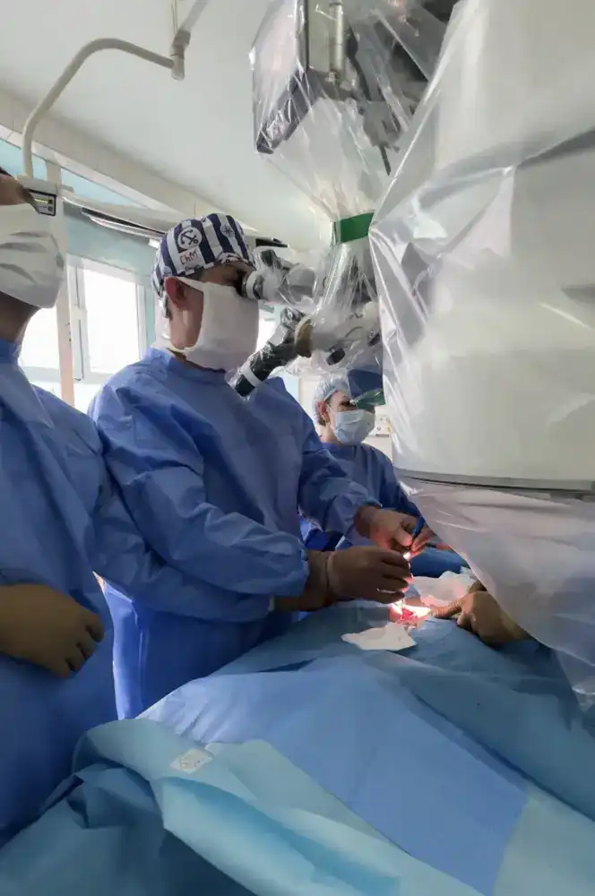 Уникальная операция в Алматы: спинальный нейростимулятор как шанс на избавление от хронической боли {city2}