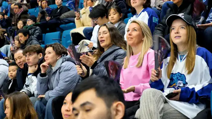 Акция в поддержку реформ на матче «Барыс» {city2}